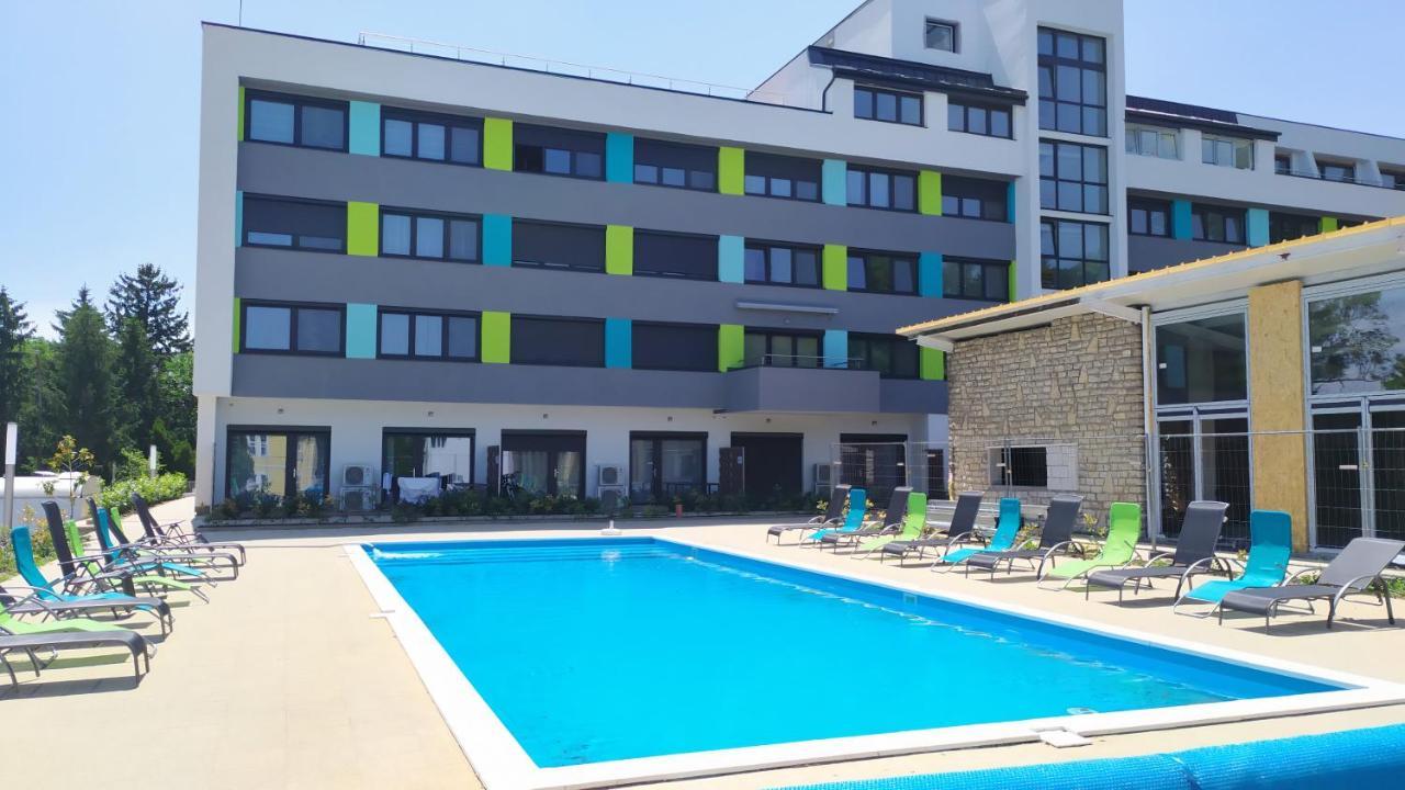 Pauzo Balaton Aparthotel Balatonföldvár Exterior foto