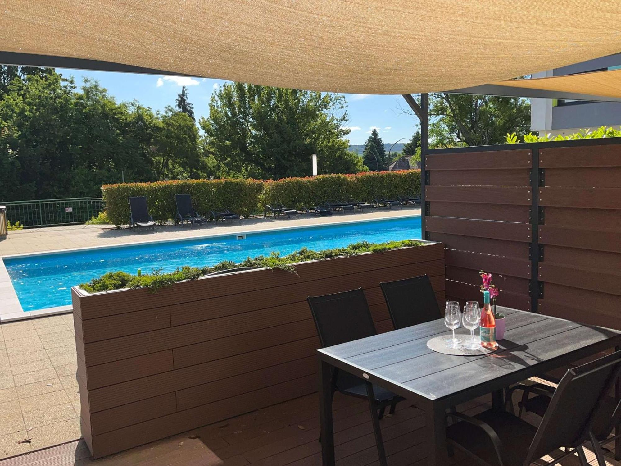 Pauzo Balaton Aparthotel Balatonföldvár Exterior foto