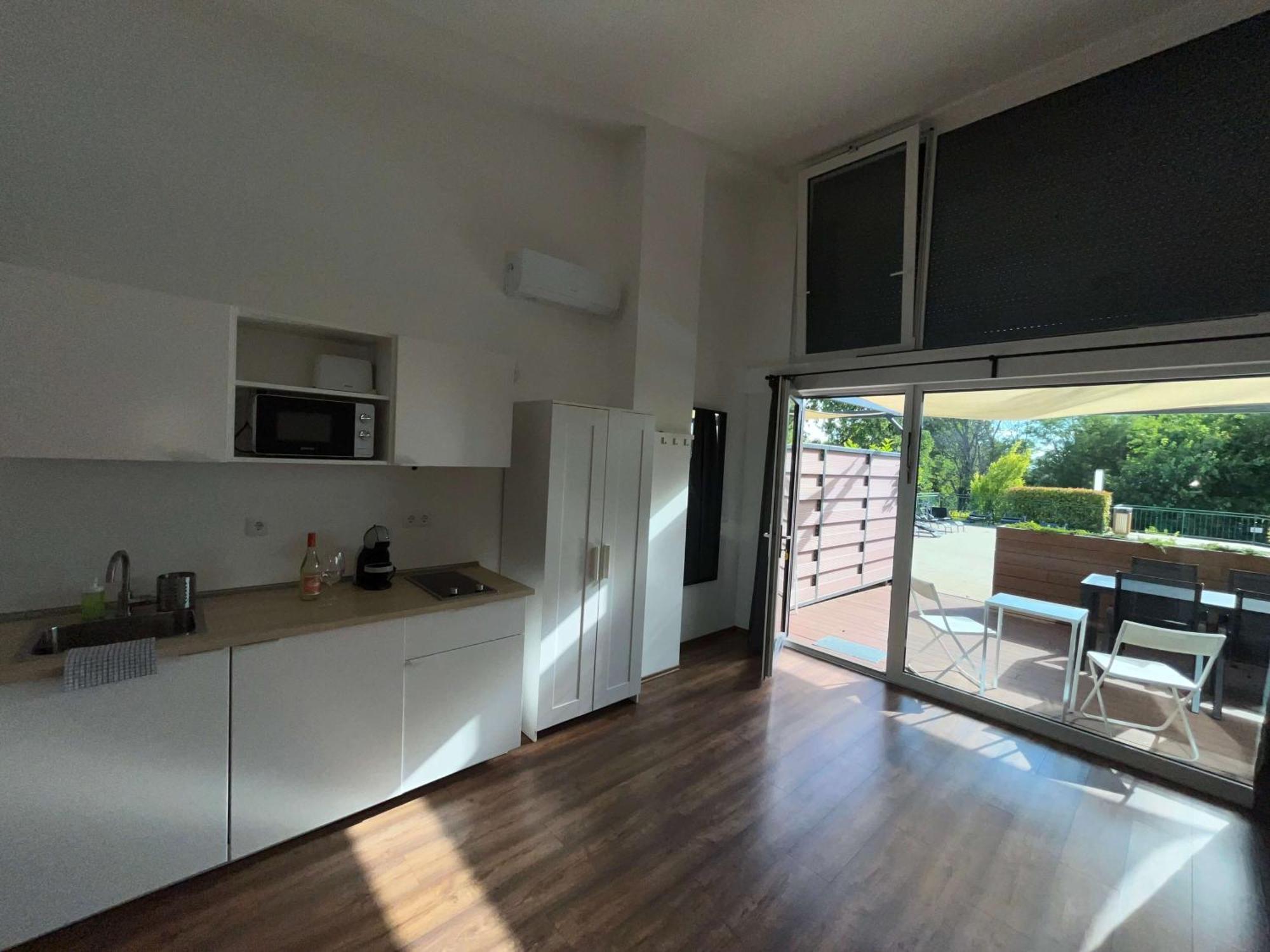 Pauzo Balaton Aparthotel Balatonföldvár Exterior foto